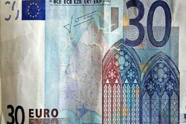 Paghi con una banconota da 30 euro? Ti danno anche il resto - 04/05/2013